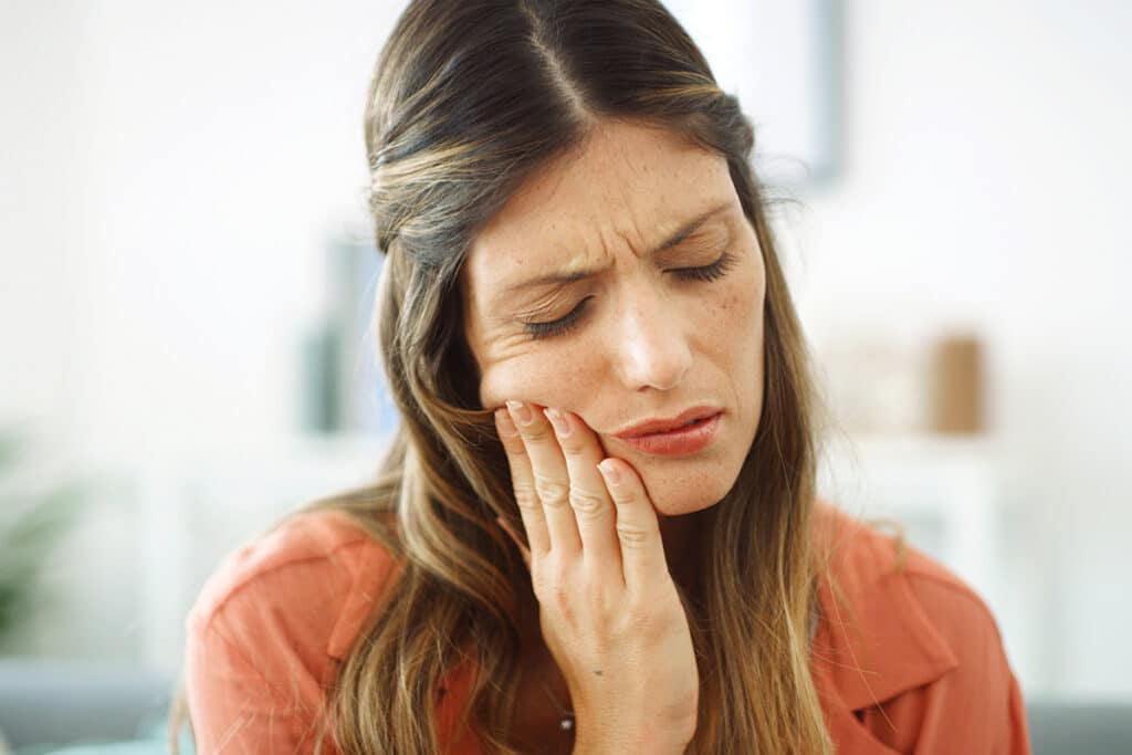 Root Canal vs Tooth Extraction: How Specialists Decide